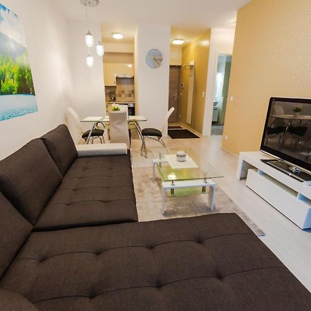 Апартаменты Corvin Promenade With Free Parking Будапешт Экстерьер фото